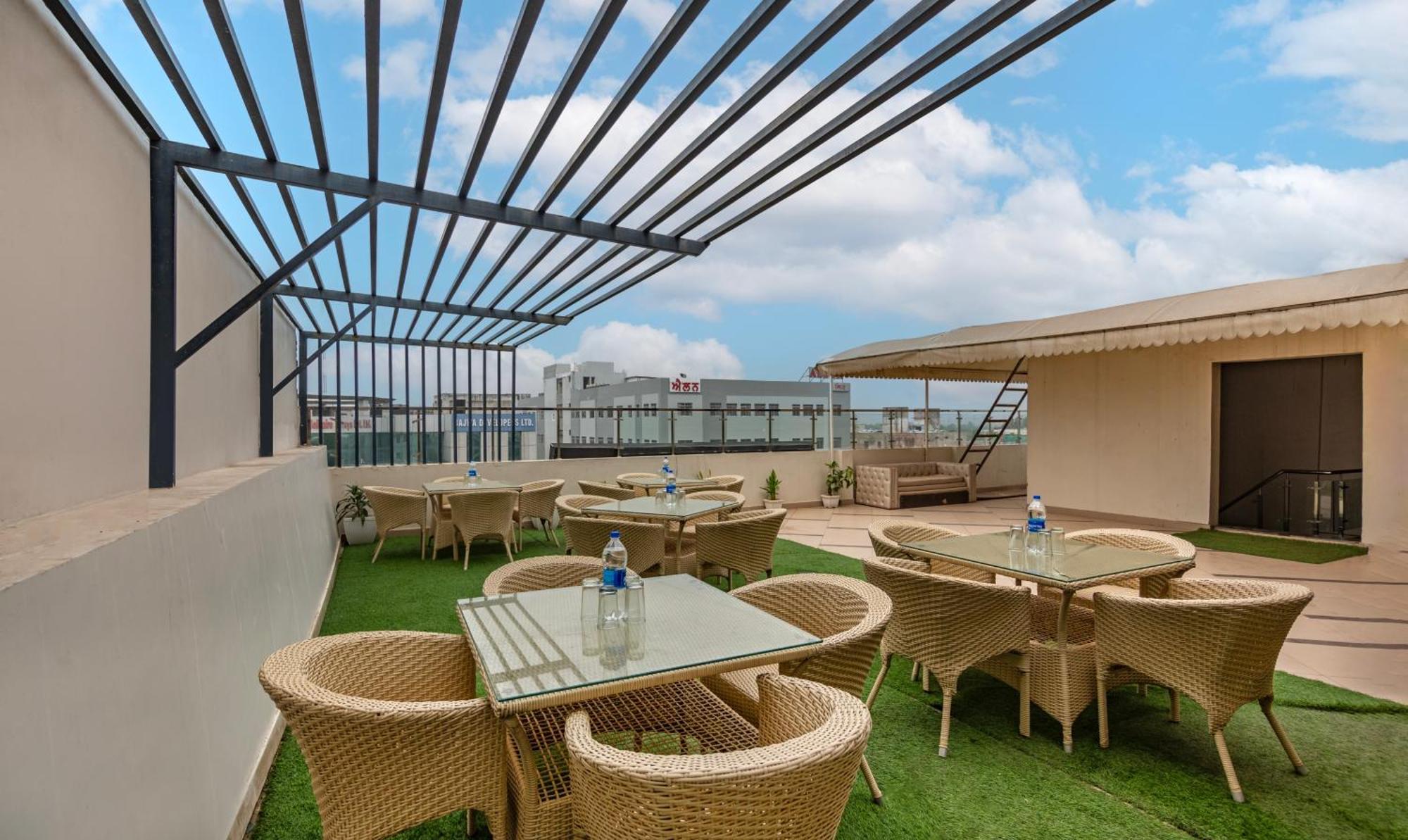 فندق Treebo Jd Residency Mohali Sohāna المظهر الخارجي الصورة