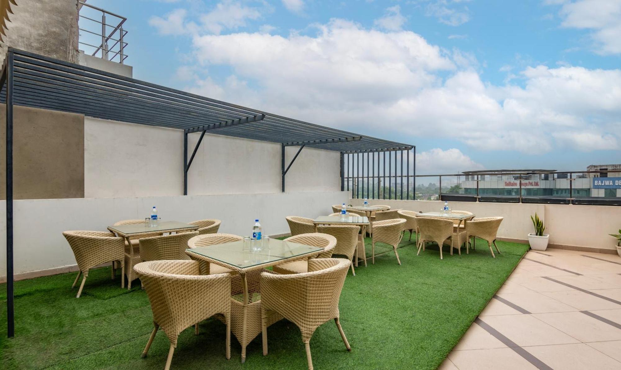 فندق Treebo Jd Residency Mohali Sohāna المظهر الخارجي الصورة